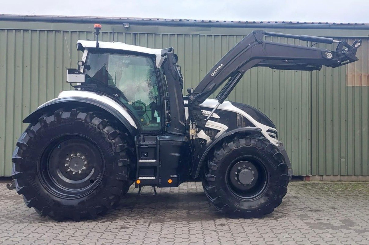Traktor des Typs Valtra Q 305 Vollausstattung, Gebrauchtmaschine in Elmenhorst-Lanken (Bild 4)