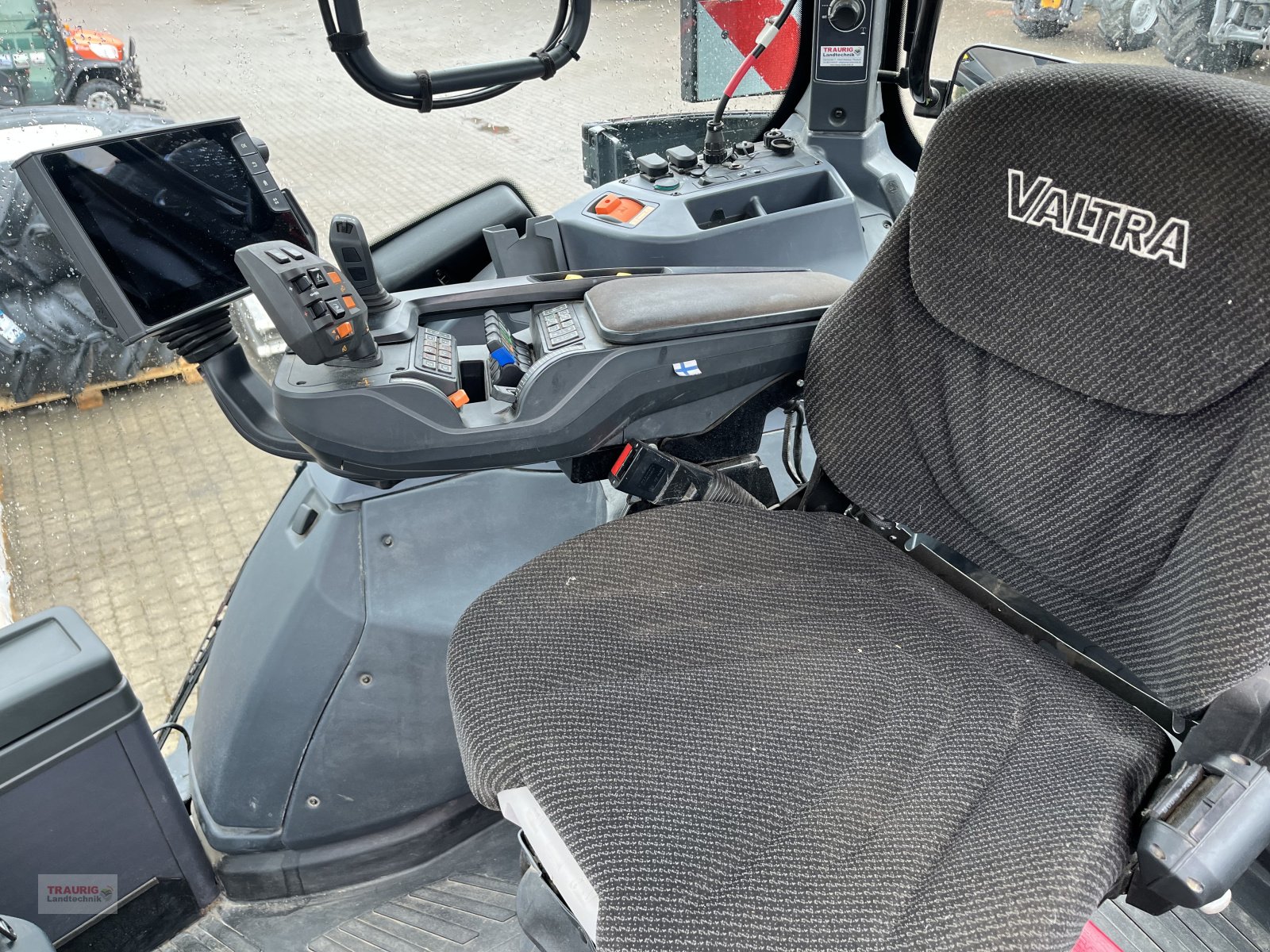 Traktor typu Valtra Q 305 Vorführschlepper, Neumaschine v Mainburg/Wambach (Obrázek 8)