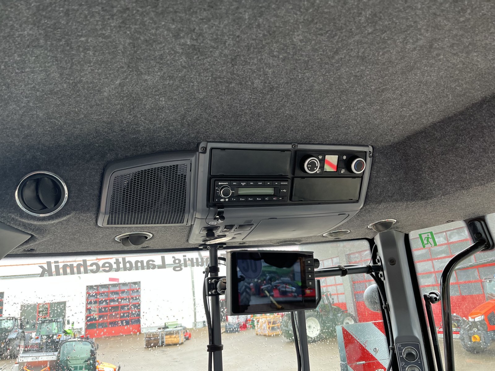 Traktor typu Valtra Q 305 Vorführschlepper, Neumaschine v Mainburg/Wambach (Obrázek 9)