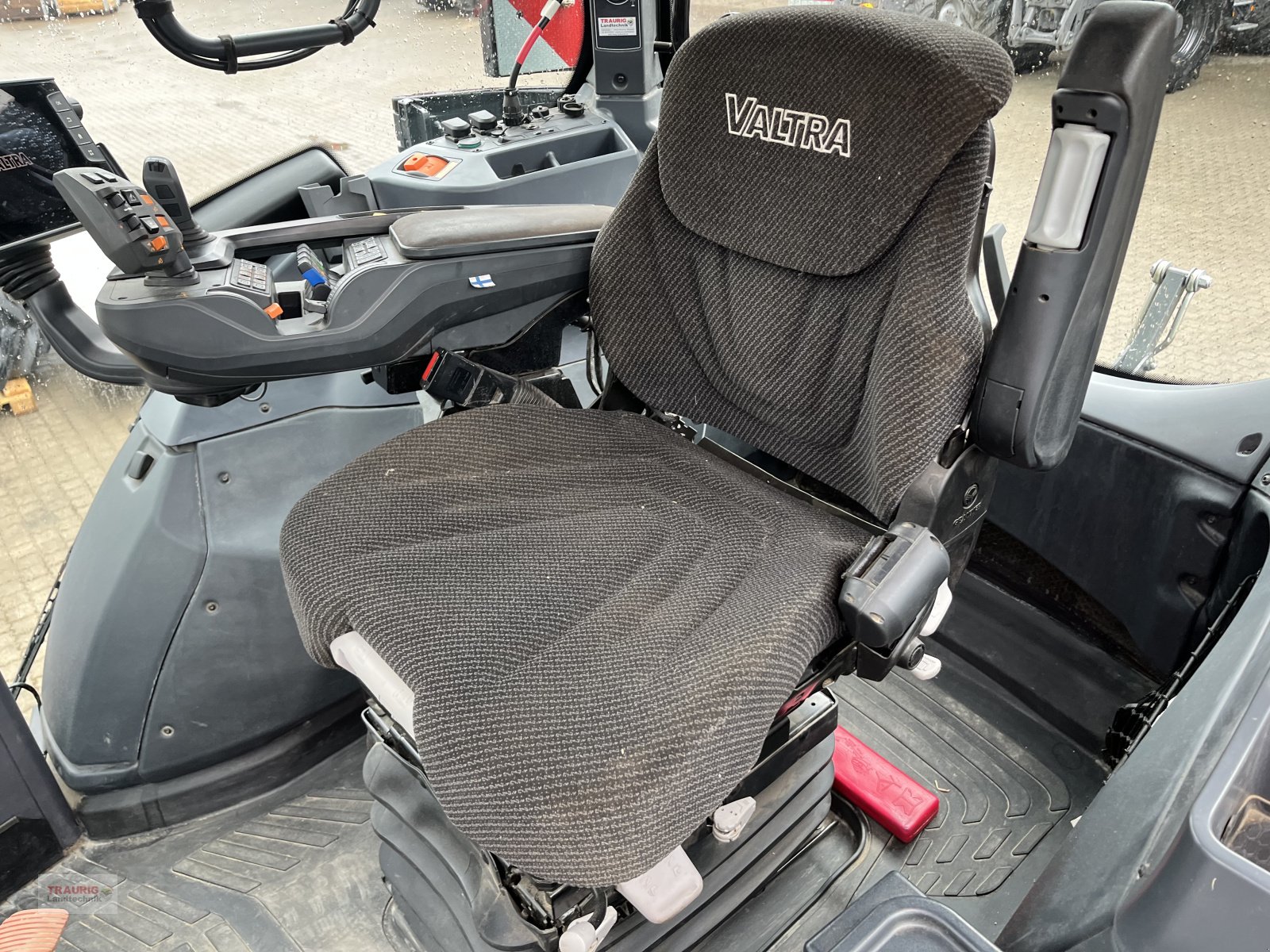 Traktor typu Valtra Q 305 Vorführschlepper, Neumaschine v Mainburg/Wambach (Obrázek 12)