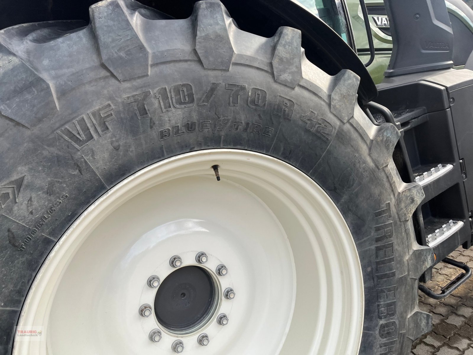 Traktor от тип Valtra Q 305 Vorführschlepper, Gebrauchtmaschine в Mainburg/Wambach (Снимка 5)