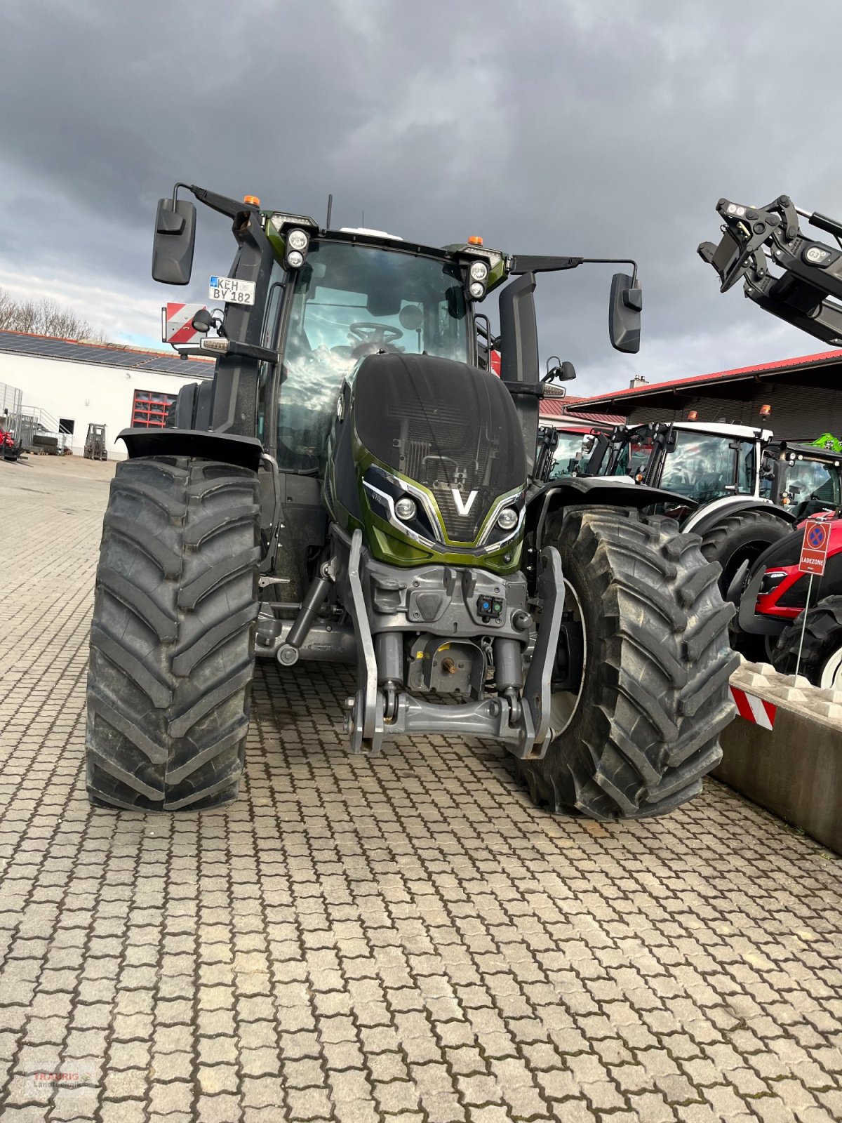 Traktor от тип Valtra Q 305 Vorführschlepper, Gebrauchtmaschine в Mainburg/Wambach (Снимка 8)