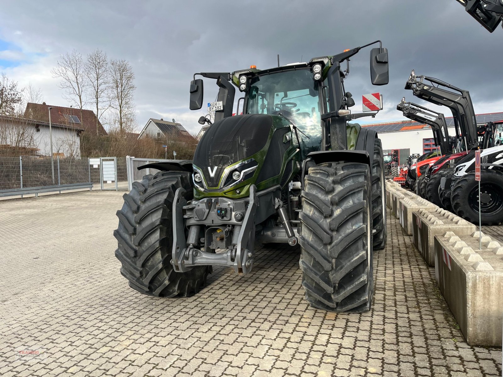 Traktor от тип Valtra Q 305 Vorführschlepper, Gebrauchtmaschine в Mainburg/Wambach (Снимка 9)