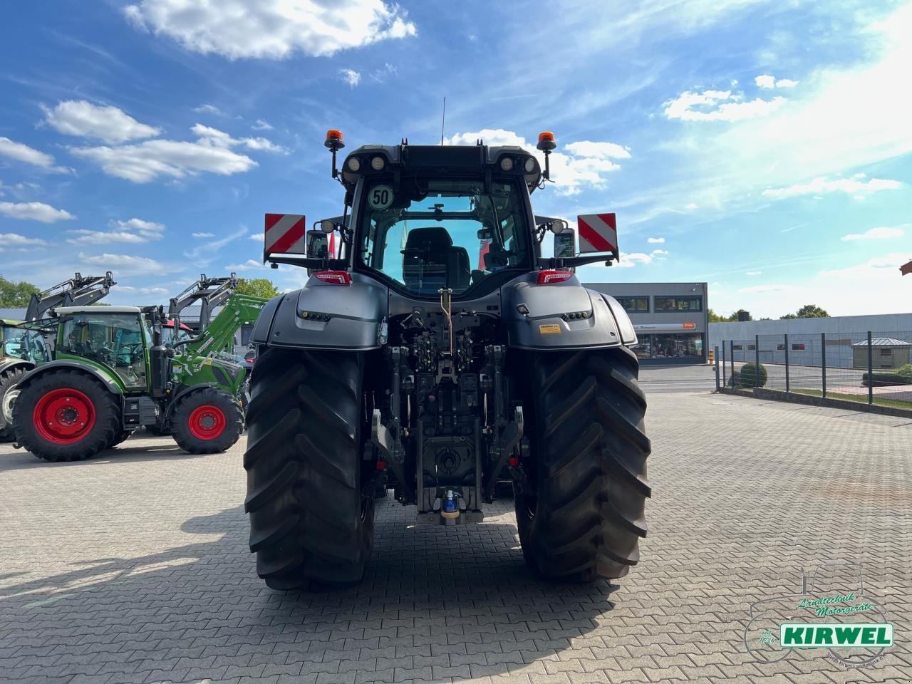 Traktor of the type Valtra Q 305, Neumaschine in Blankenheim (Picture 6)