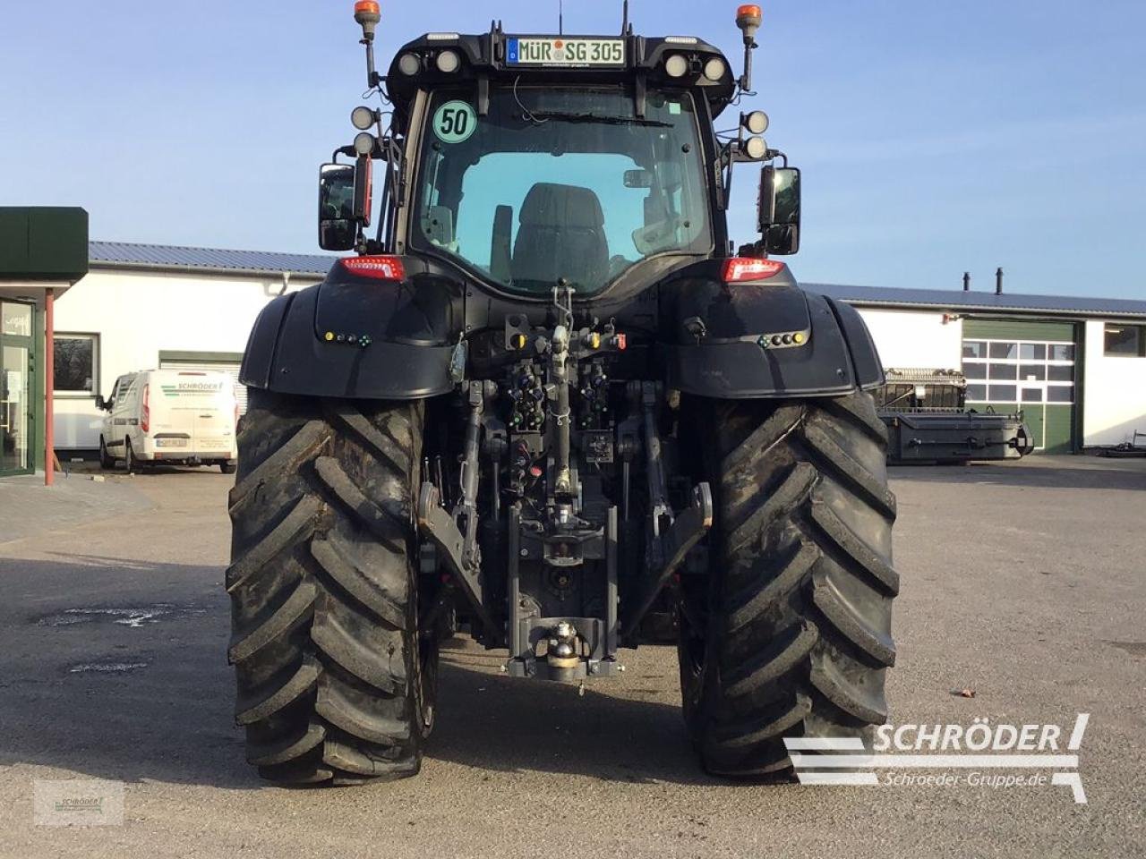 Traktor des Typs Valtra Q 305, Neumaschine in Penzlin (Bild 9)