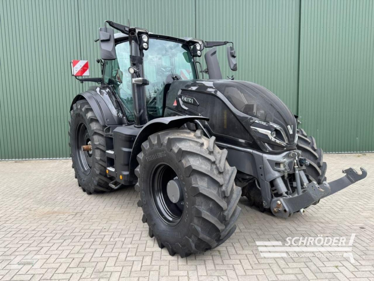 Traktor tipa Valtra Q 305, Gebrauchtmaschine u Twistringen (Slika 1)