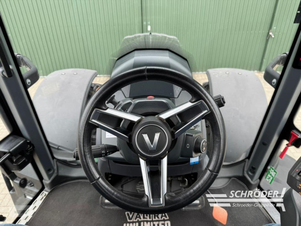 Traktor tipa Valtra Q 305, Gebrauchtmaschine u Twistringen (Slika 23)