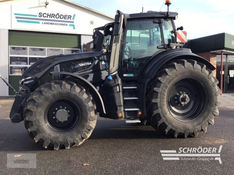 Traktor от тип Valtra Q 305, Neumaschine в Penzlin