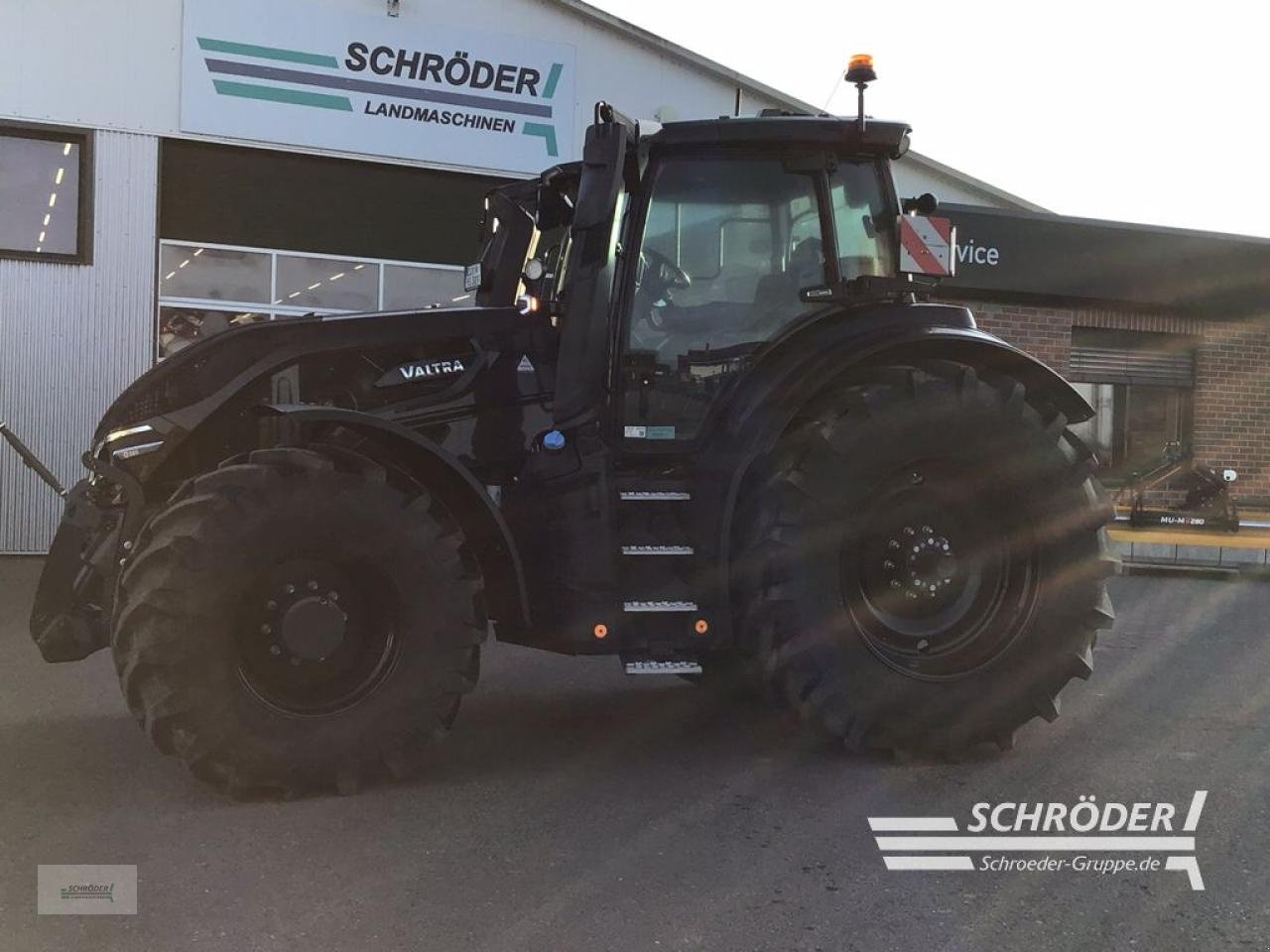 Traktor Türe ait Valtra Q 305, Neumaschine içinde Penzlin (resim 13)