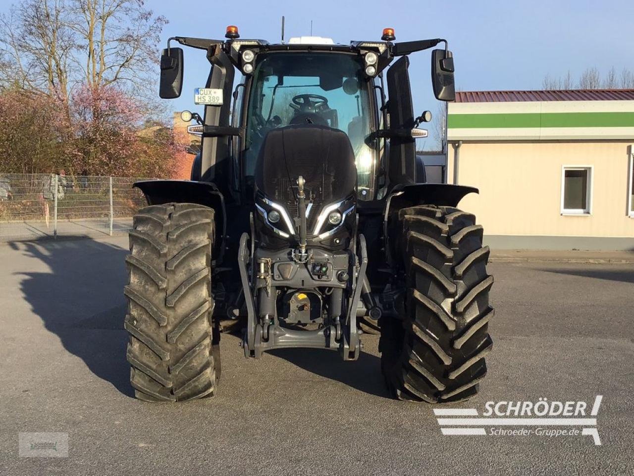 Traktor Türe ait Valtra Q 305, Neumaschine içinde Penzlin (resim 16)