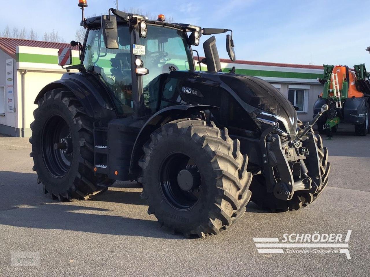 Traktor Türe ait Valtra Q 305, Neumaschine içinde Penzlin (resim 17)