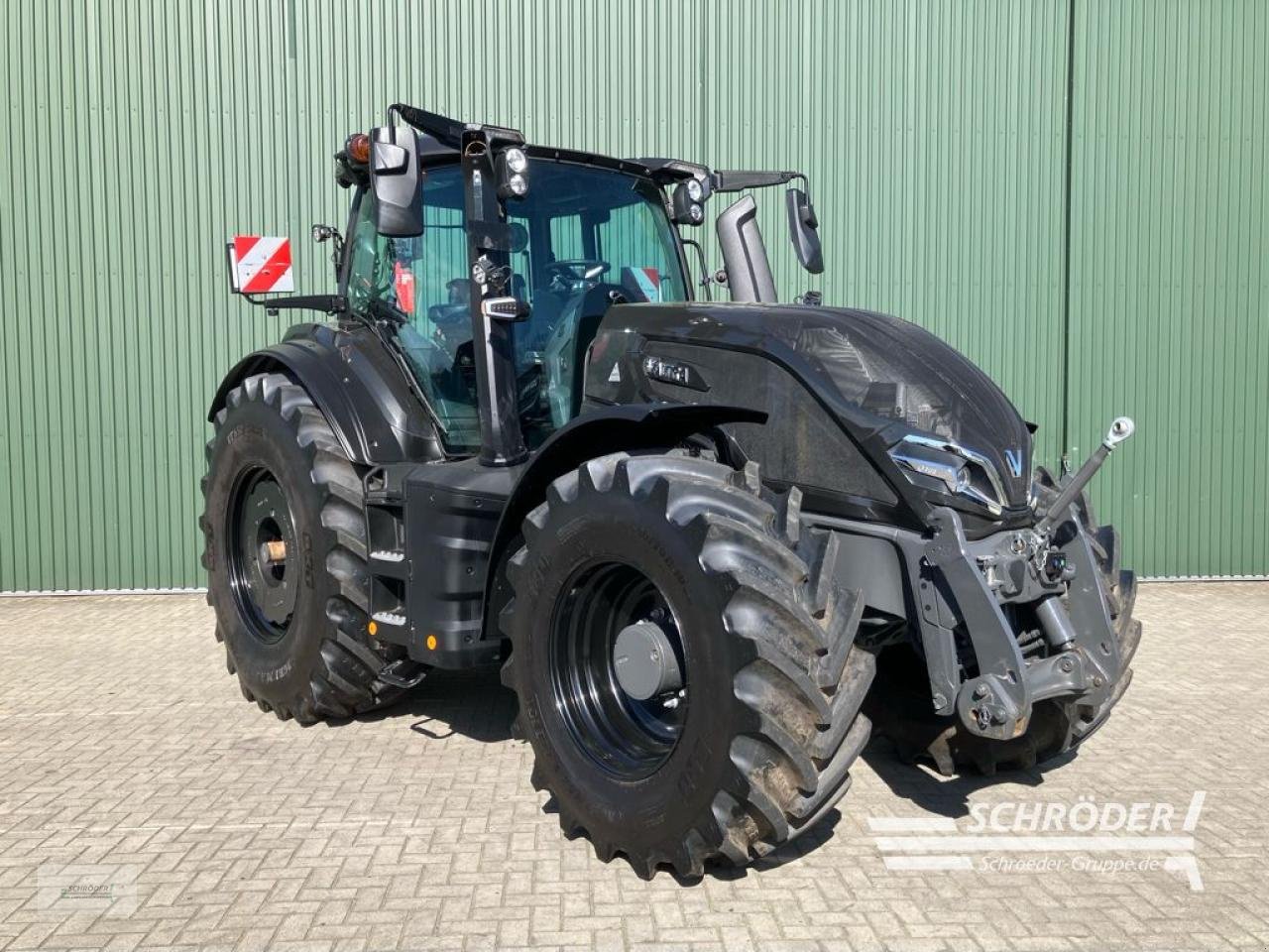 Traktor του τύπου Valtra Q 305, Neumaschine σε Twistringen (Φωτογραφία 1)