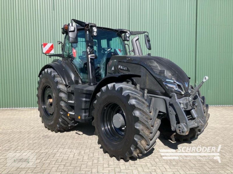 Traktor типа Valtra Q 305, Neumaschine в Twistringen