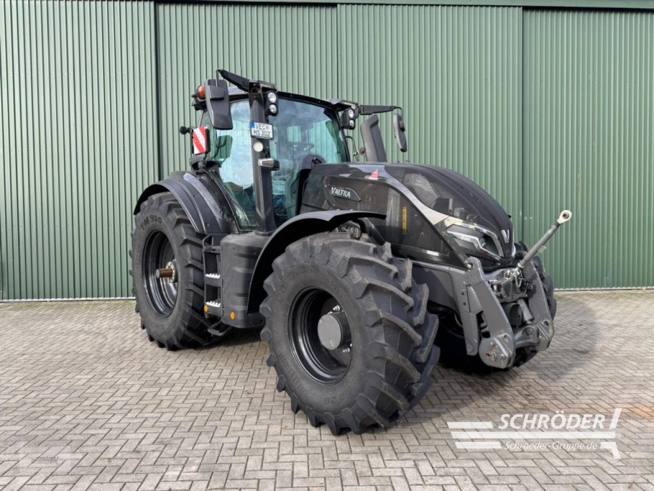 Traktor des Typs Valtra Q 305, Neumaschine in Lastrup (Bild 1)