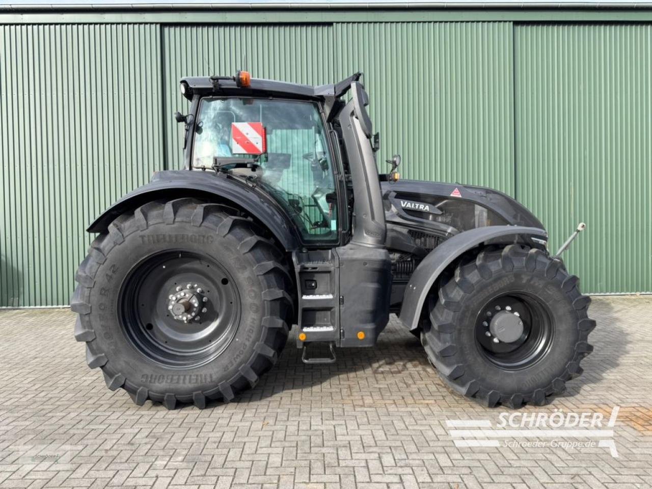 Traktor des Typs Valtra Q 305, Neumaschine in Lastrup (Bild 2)