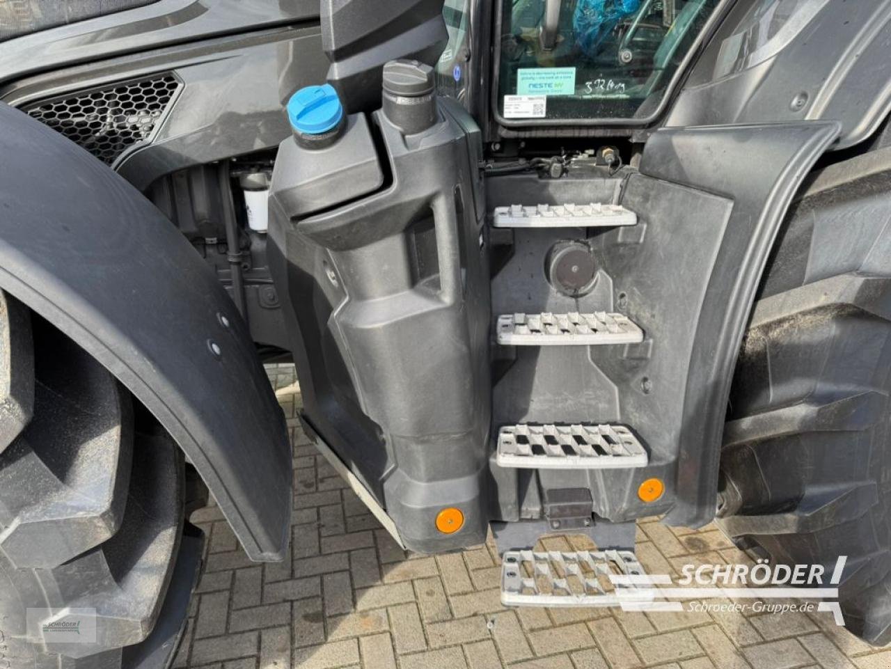 Traktor des Typs Valtra Q 305, Neumaschine in Lastrup (Bild 9)