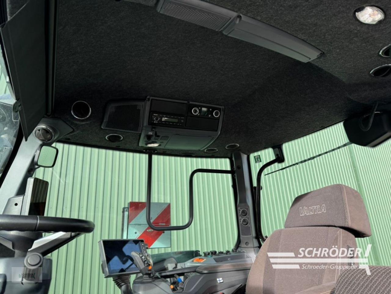 Traktor des Typs Valtra Q 305, Neumaschine in Lastrup (Bild 16)