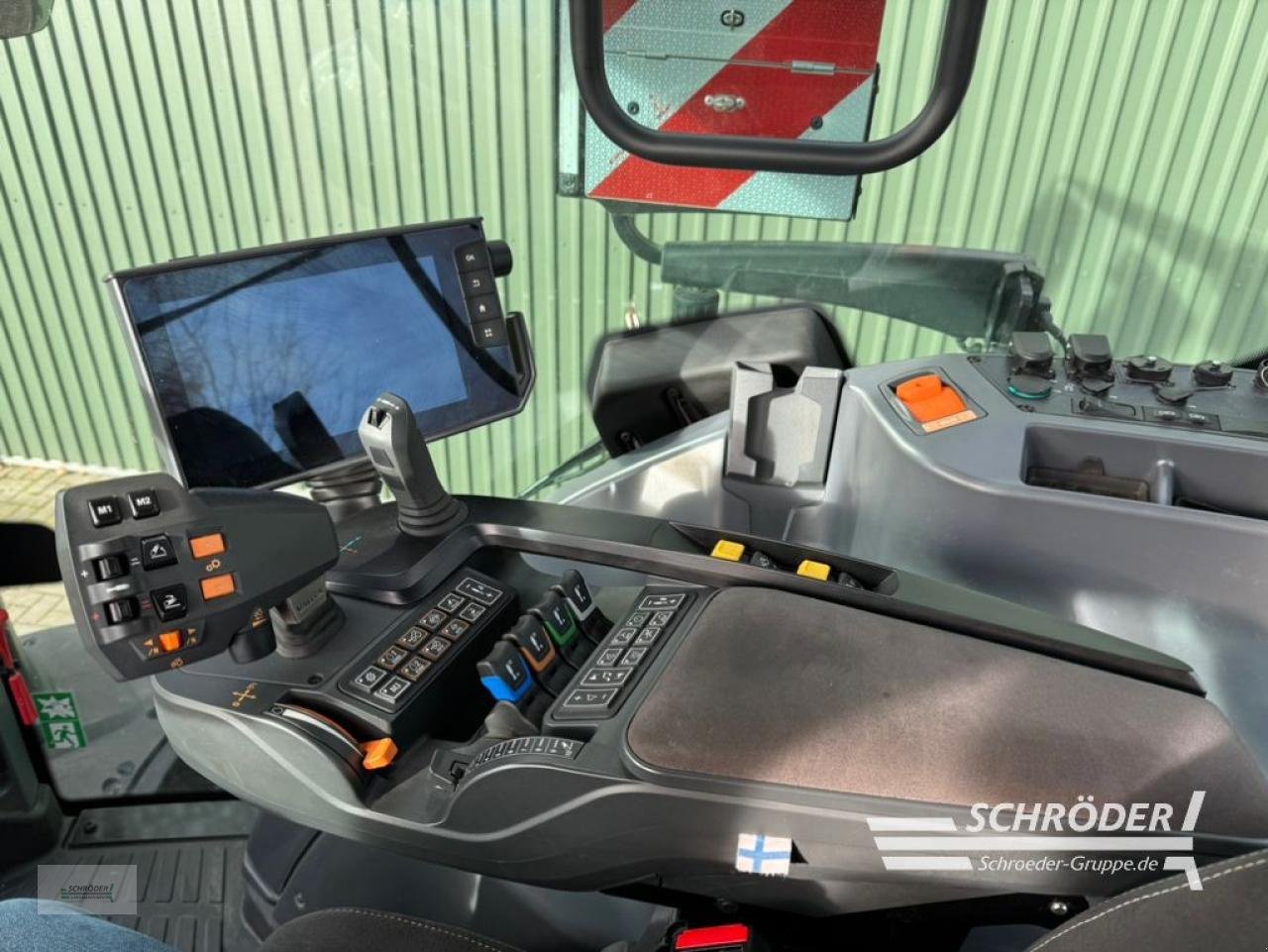 Traktor des Typs Valtra Q 305, Neumaschine in Lastrup (Bild 18)