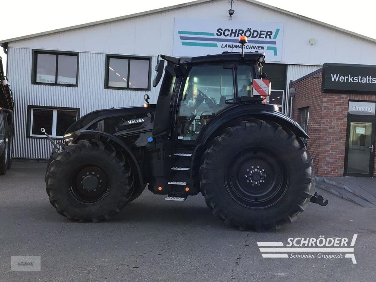 Traktor του τύπου Valtra Q 305, Neumaschine σε Penzlin (Φωτογραφία 5)