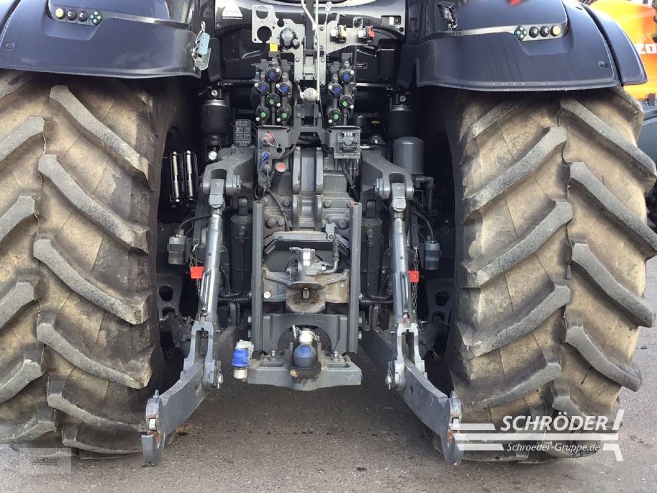 Traktor του τύπου Valtra Q 305, Neumaschine σε Penzlin (Φωτογραφία 11)