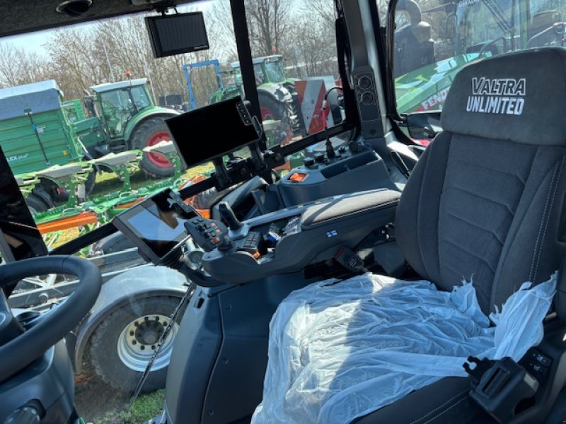 Traktor typu Valtra Q 305, Neumaschine w Tüttleben (Zdjęcie 4)