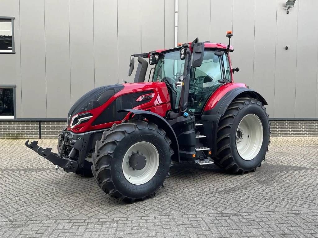 Traktor του τύπου Valtra Q225 ACTIE!, Neumaschine σε Marknesse (Φωτογραφία 1)