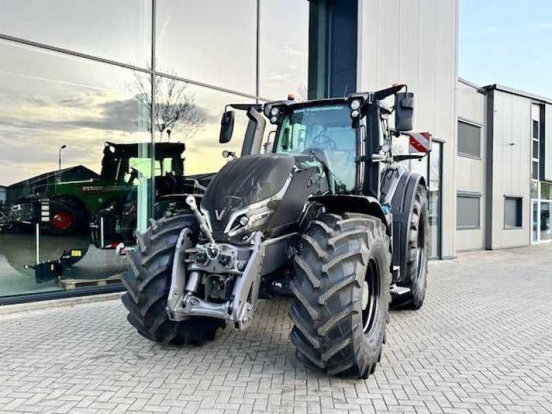 Traktor des Typs Valtra Q225 Alle opties! ook twintrac!, Neumaschine in Marknesse (Bild 10)