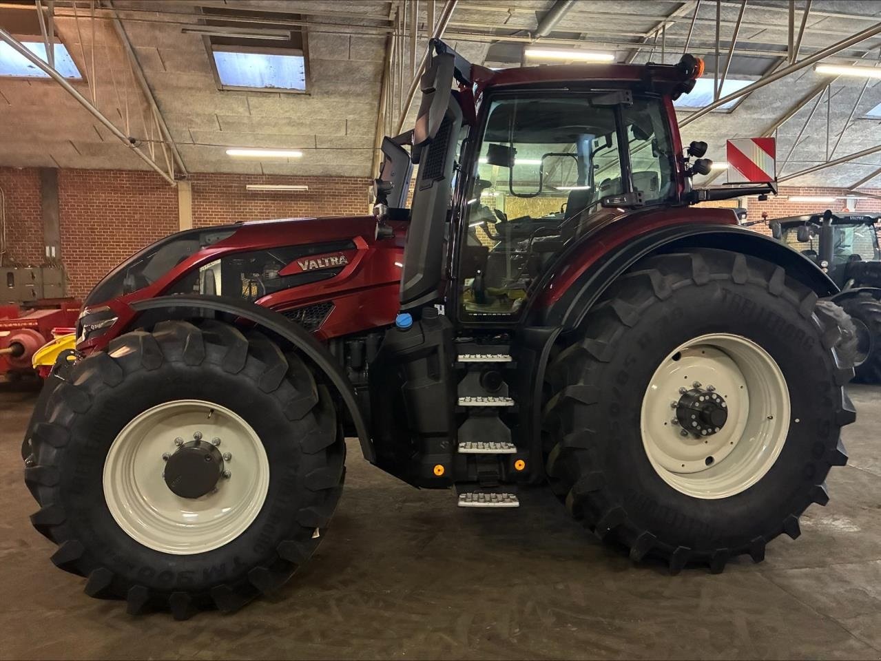 Traktor typu Valtra Q245 1A9, Gebrauchtmaschine w Skanderborg (Zdjęcie 1)