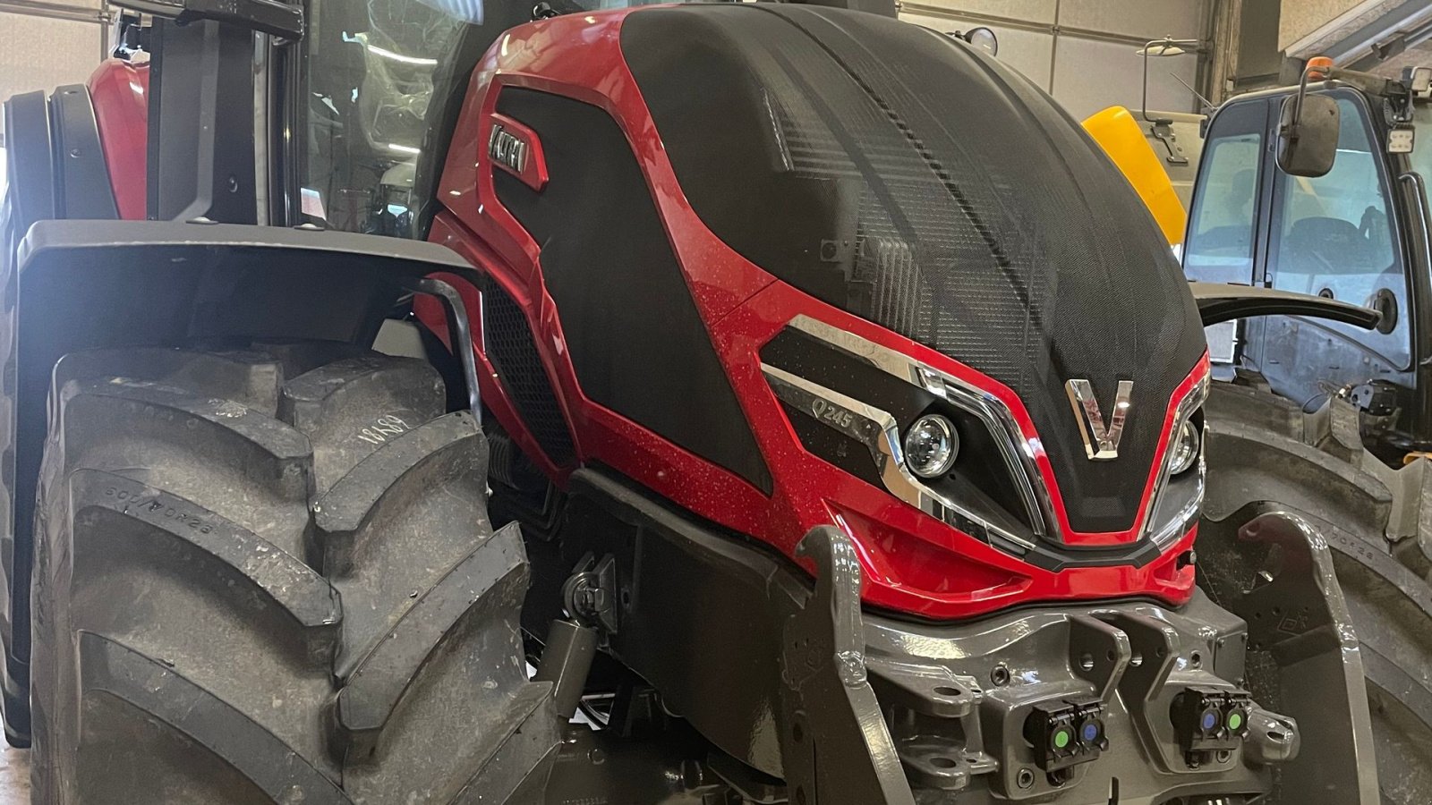 Traktor типа Valtra Q245 Q245, Gebrauchtmaschine в Hobro (Фотография 4)