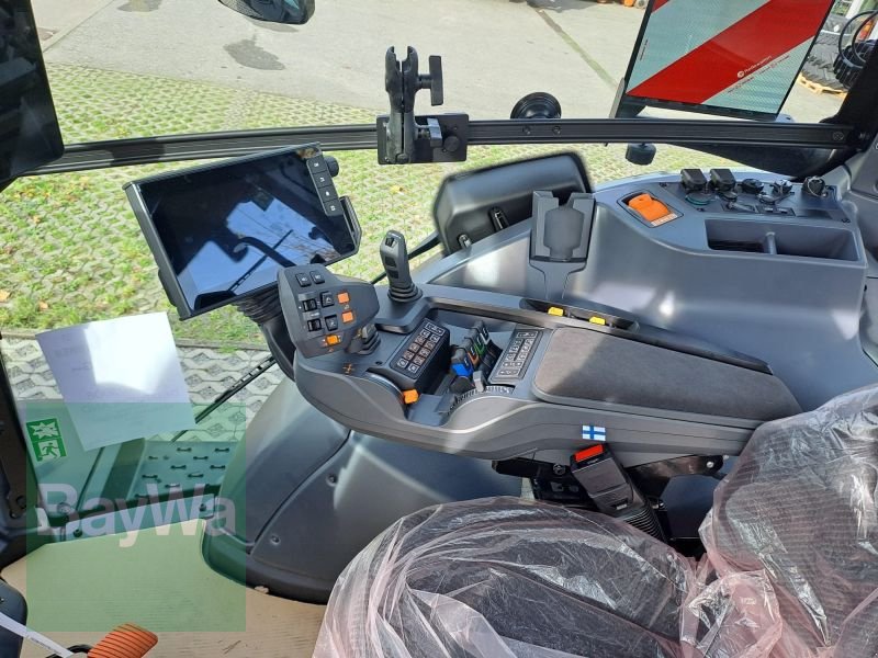 Traktor van het type Valtra Q245 VALTRA TRAKTOR, Neumaschine in Remseck am Neckar (Foto 8)