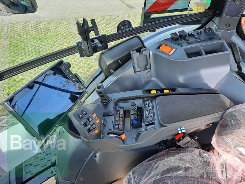 Traktor van het type Valtra Q245 VALTRA TRAKTOR, Neumaschine in Remseck am Neckar (Foto 9)