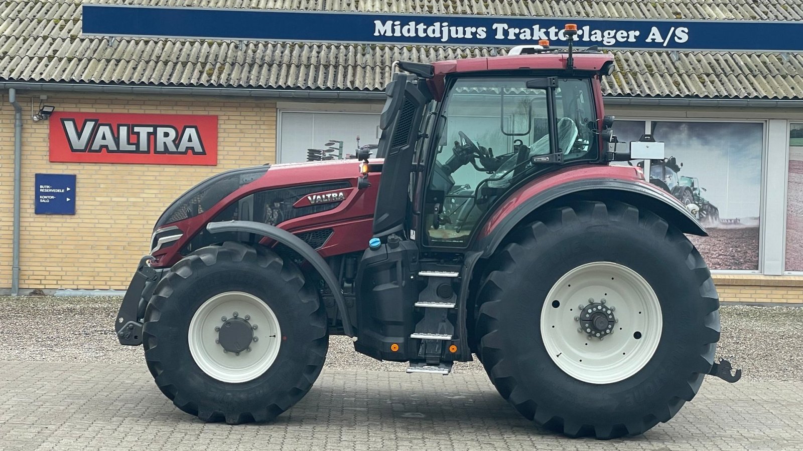 Traktor del tipo Valtra Q245, Gebrauchtmaschine en Nimtofte (Imagen 1)