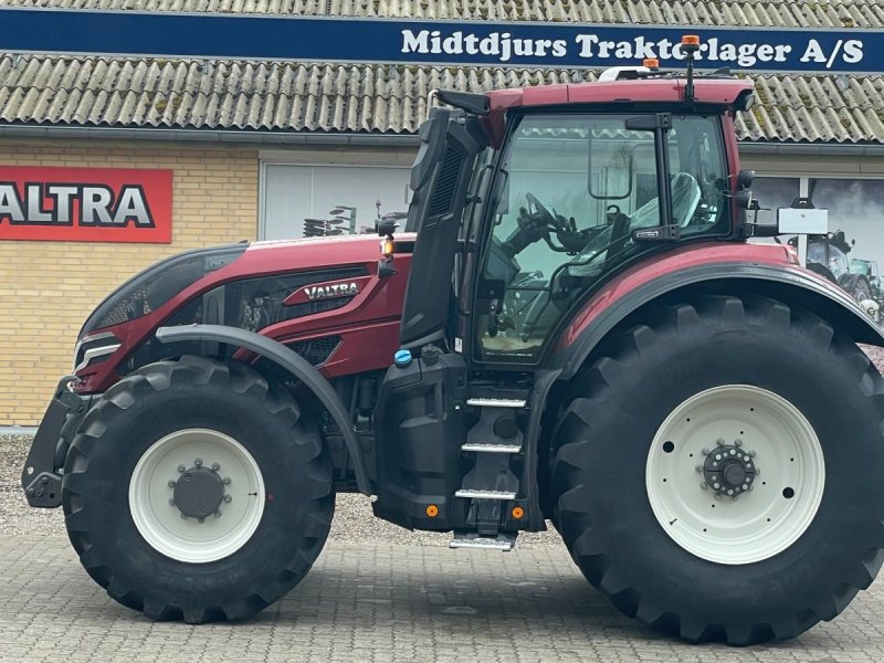 Traktor van het type Valtra Q245, Gebrauchtmaschine in Nimtofte