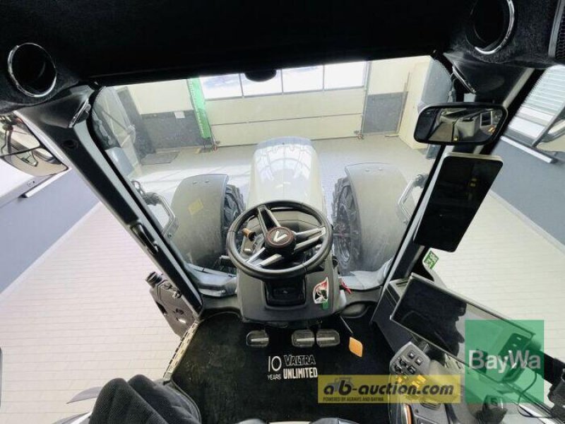 Traktor des Typs Valtra Q245, Gebrauchtmaschine in Manching (Bild 3)