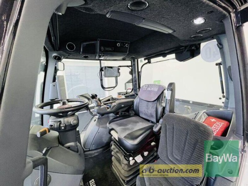 Traktor des Typs Valtra Q245, Gebrauchtmaschine in Manching (Bild 5)