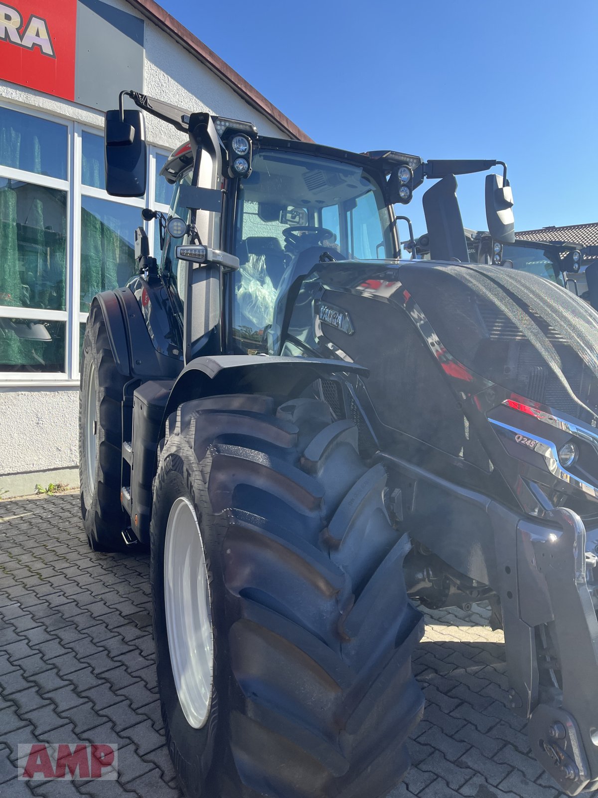Traktor typu Valtra Q245, Neumaschine v Teising (Obrázek 3)