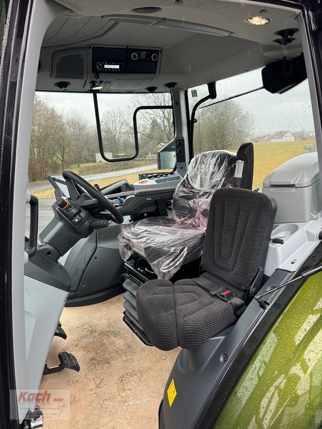 Traktor des Typs Valtra Q245, Neumaschine in Neumarkt / Pölling (Bild 12)