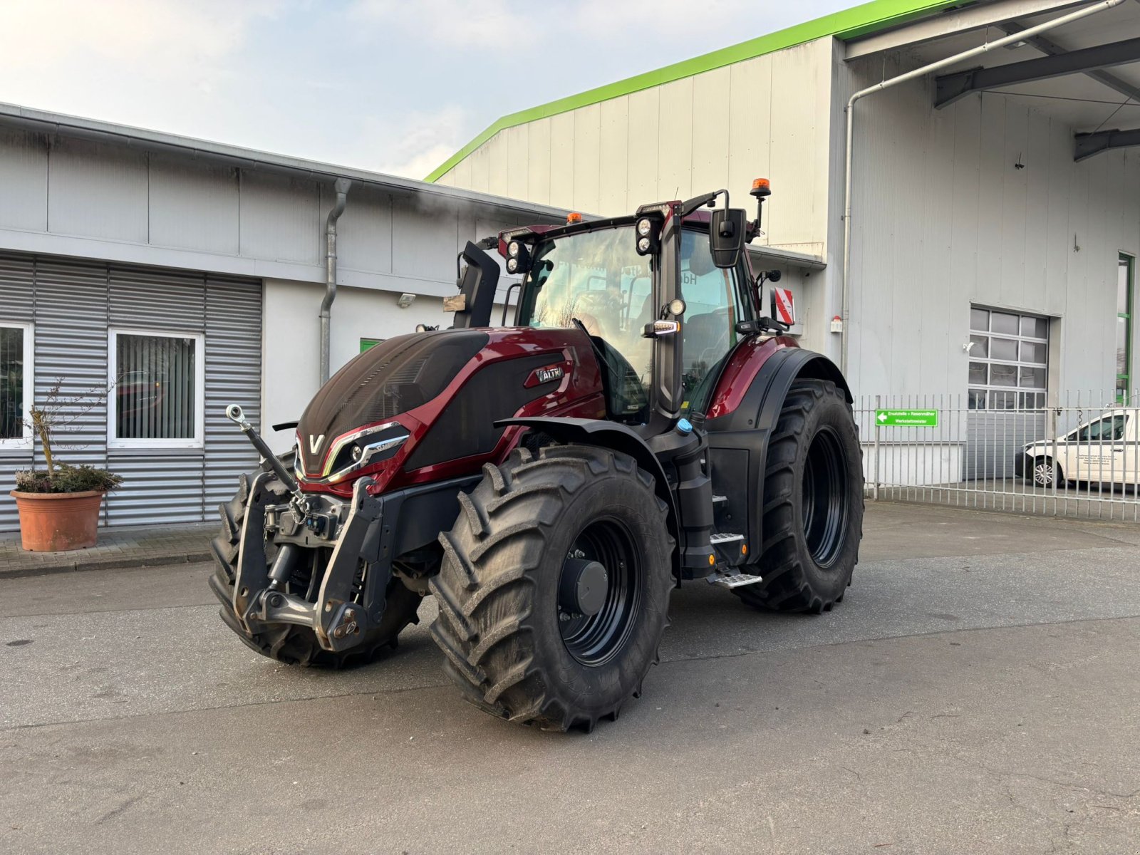 Traktor des Typs Valtra Q245, Gebrauchtmaschine in Eckernförde (Bild 1)