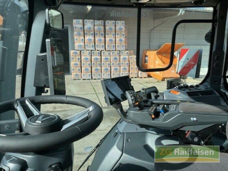 Traktor des Typs Valtra Q245, Neumaschine in Bruchsal (Bild 2)