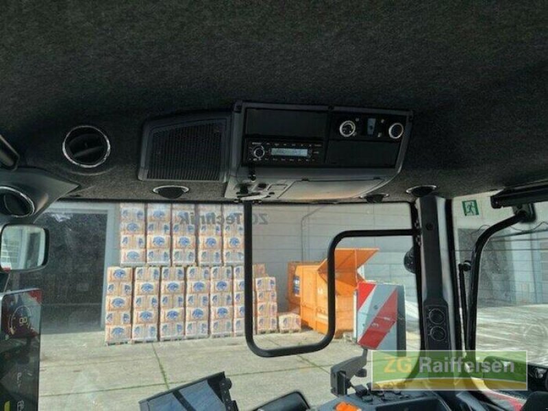 Traktor des Typs Valtra Q245, Neumaschine in Bruchsal (Bild 3)