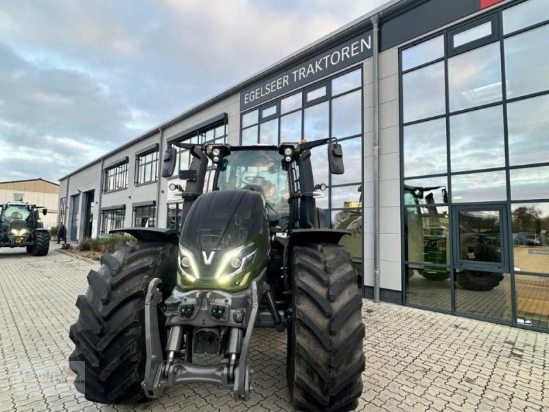 Traktor typu Valtra Q245D, Neumaschine v Fürth / Burgfarrnbach (Obrázek 1)