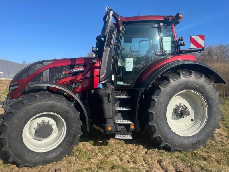 Traktor vrste Valtra Q265 1A9, Gebrauchtmaschine v Skanderborg (Slika 1)