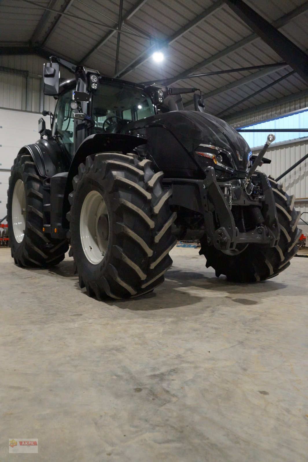 Traktor des Typs Valtra Q265, Neumaschine in Neumarkt (Bild 3)