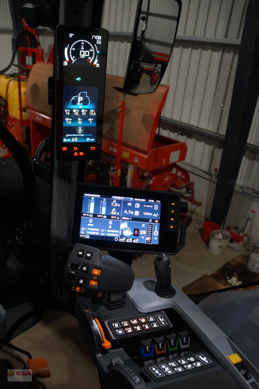 Traktor des Typs Valtra Q265, Neumaschine in Neumarkt (Bild 5)