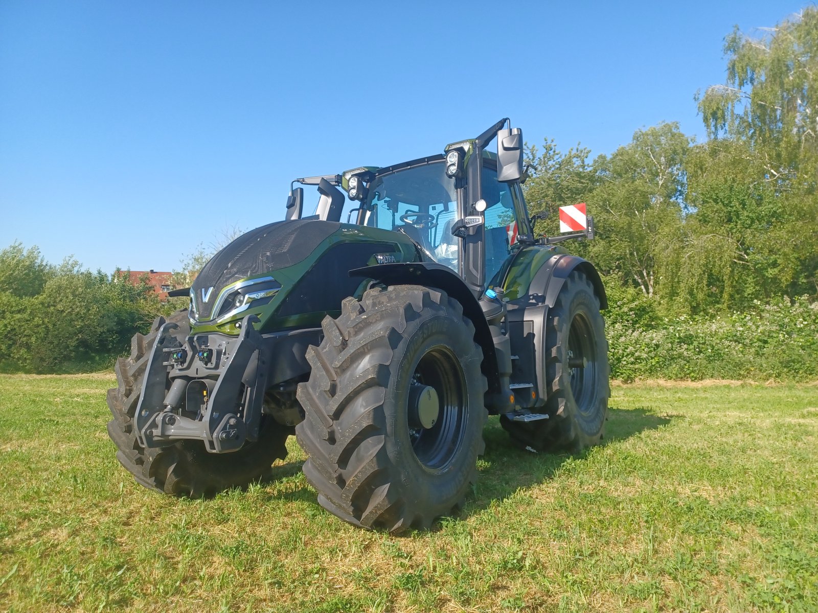 Traktor типа Valtra Q265, Gebrauchtmaschine в Uffenheim (Фотография 2)