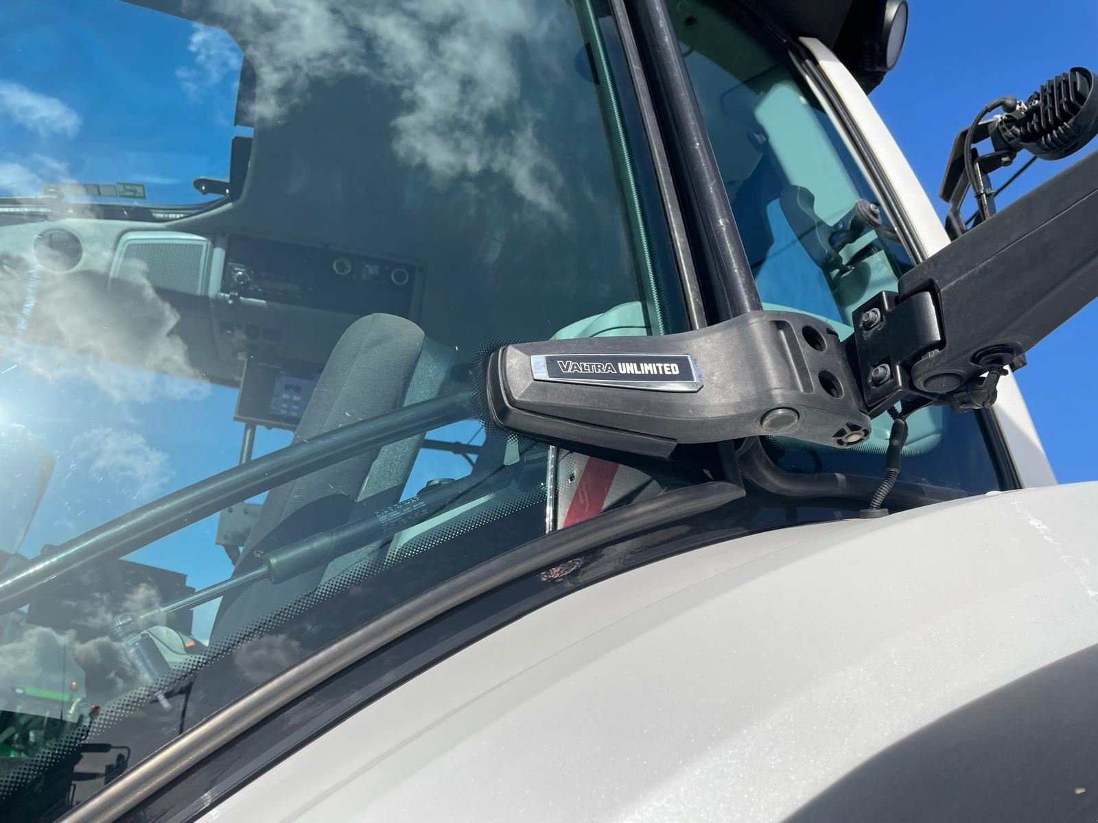 Traktor Türe ait Valtra Q285, Gebrauchtmaschine içinde BOSC LE HARD (resim 8)