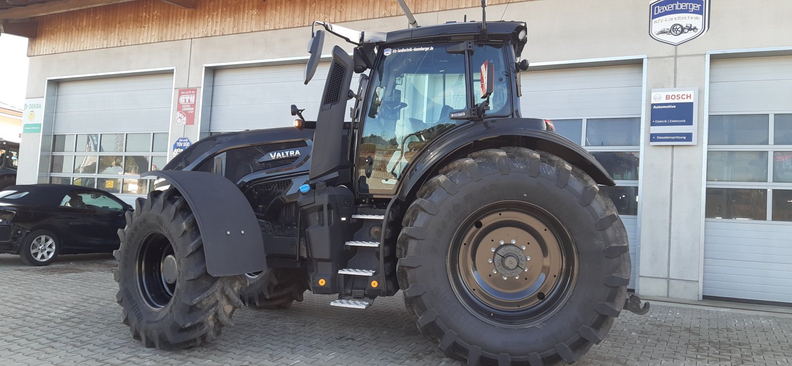 Traktor des Typs Valtra Q285, Neumaschine in Höslwang (Bild 2)