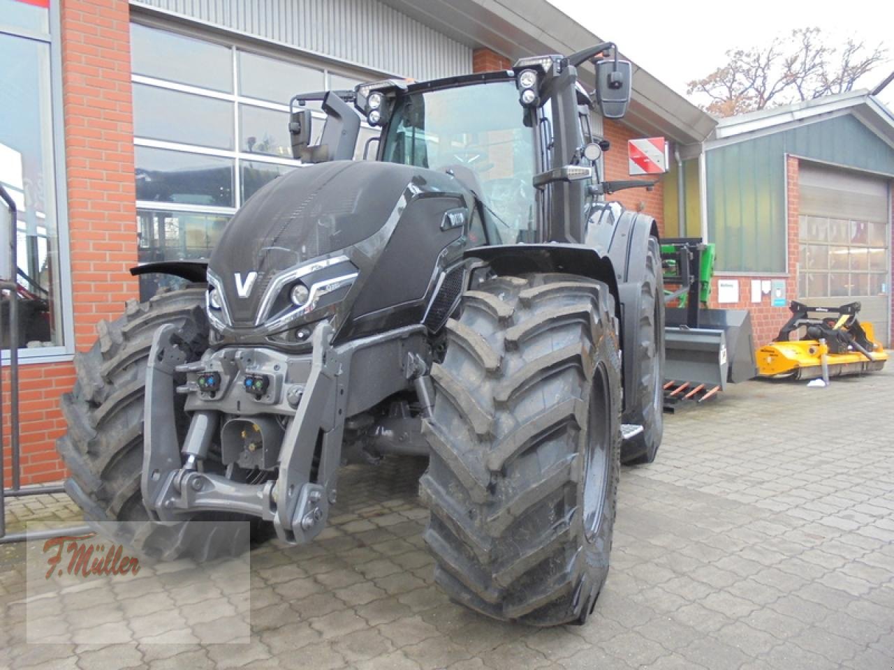 Traktor типа Valtra Q285, Neumaschine в Taaken (Фотография 2)