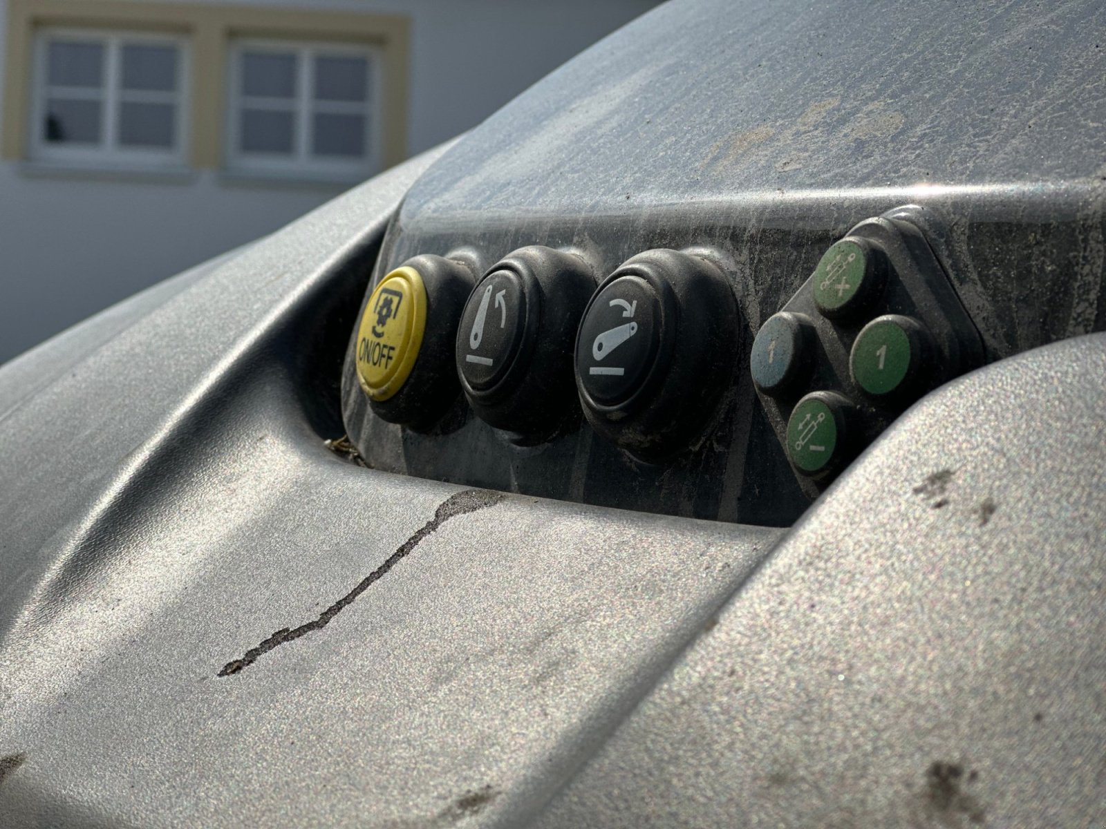 Traktor du type Valtra Q305 1A9, Gebrauchtmaschine en Lößnitz  (Photo 5)