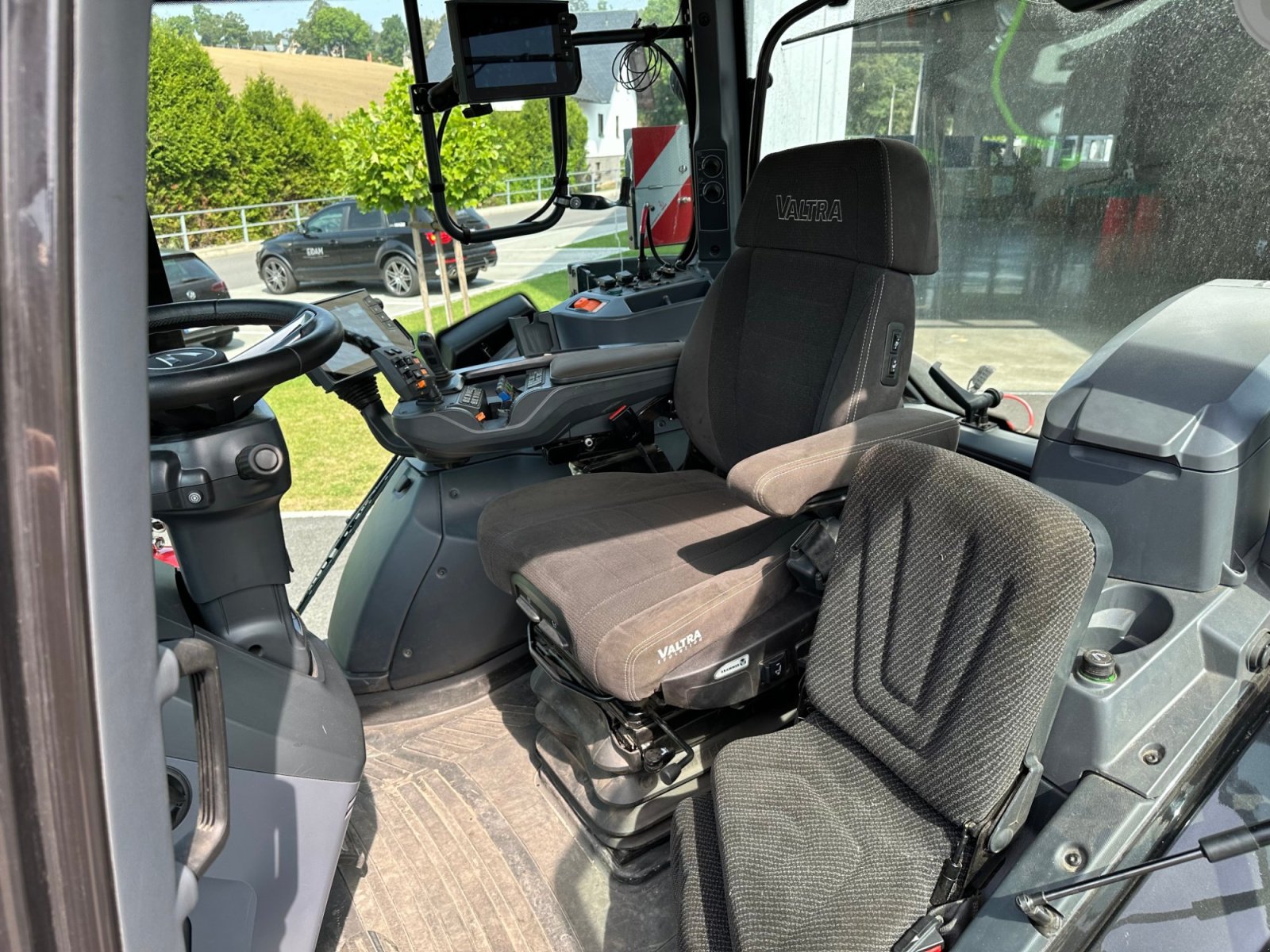 Traktor du type Valtra Q305 1A9, Gebrauchtmaschine en Lößnitz  (Photo 9)